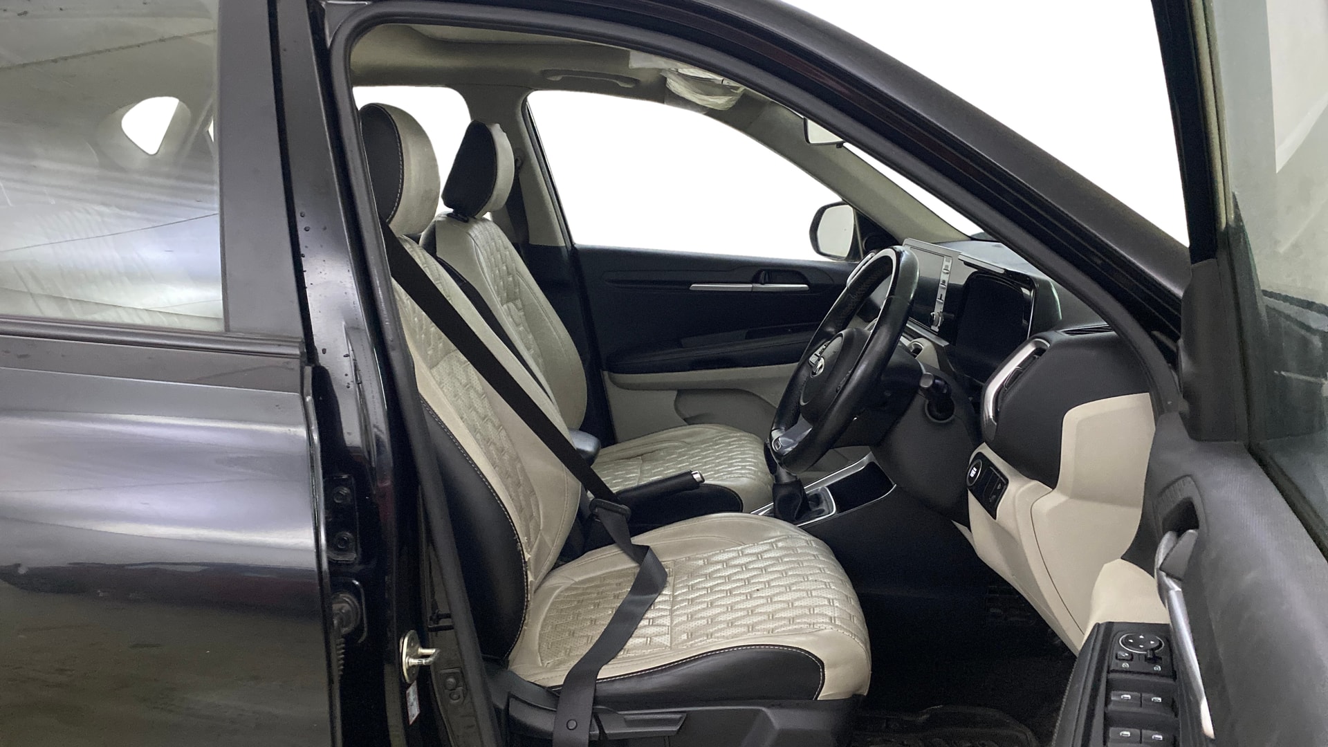 View 2021 Kia Sonet HTX iMT Petrol Image 28 Used 2021 Kia Sonet HTX iMT Petrol Image 28