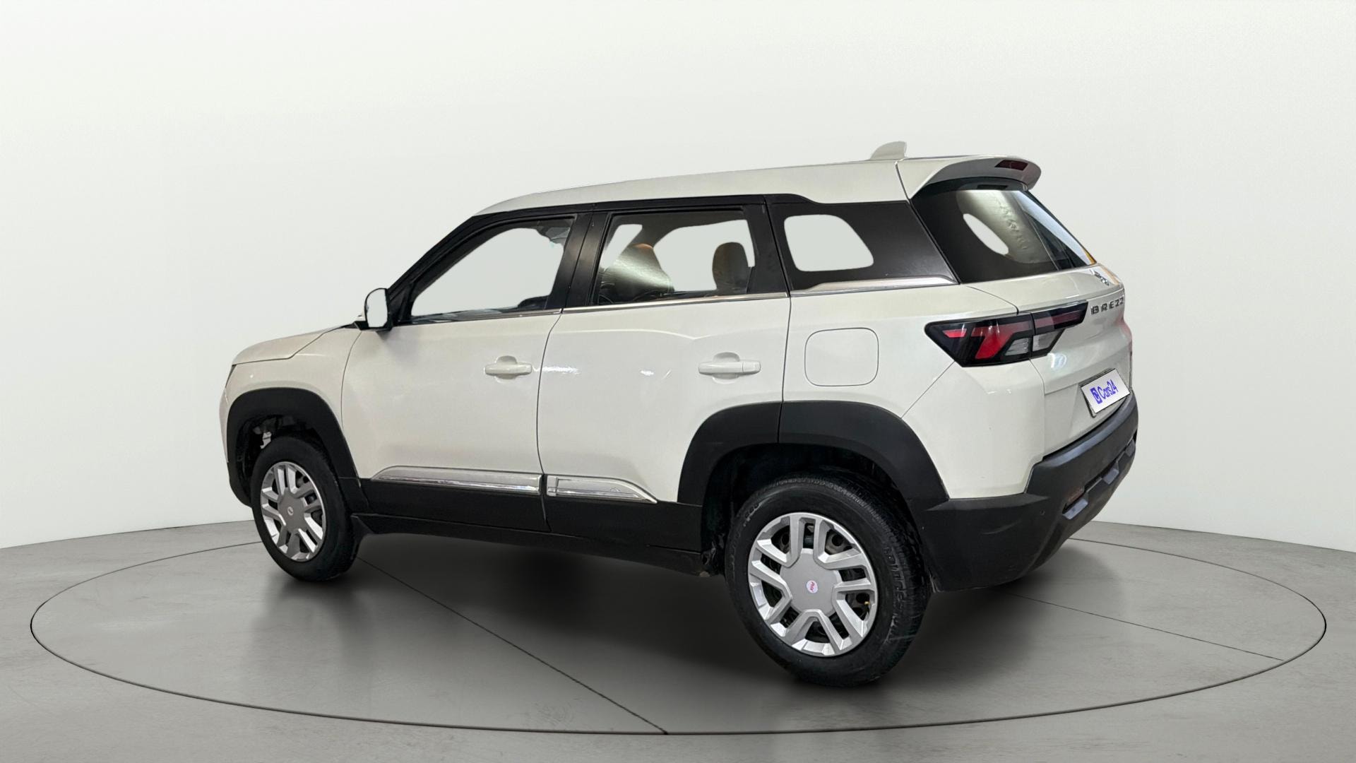 View 2022 Maruti Suzuki 1000 Base Variant Image 2 Used 2022 Maruti Suzuki 1000 Base Variant Image 2