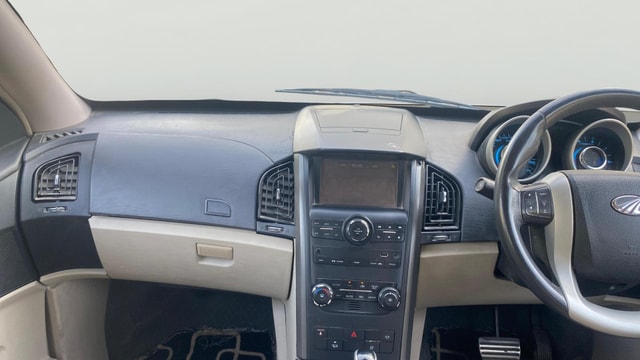 View Mahindra XUV500 Image 34 Used Mahindra XUV500 Image 34