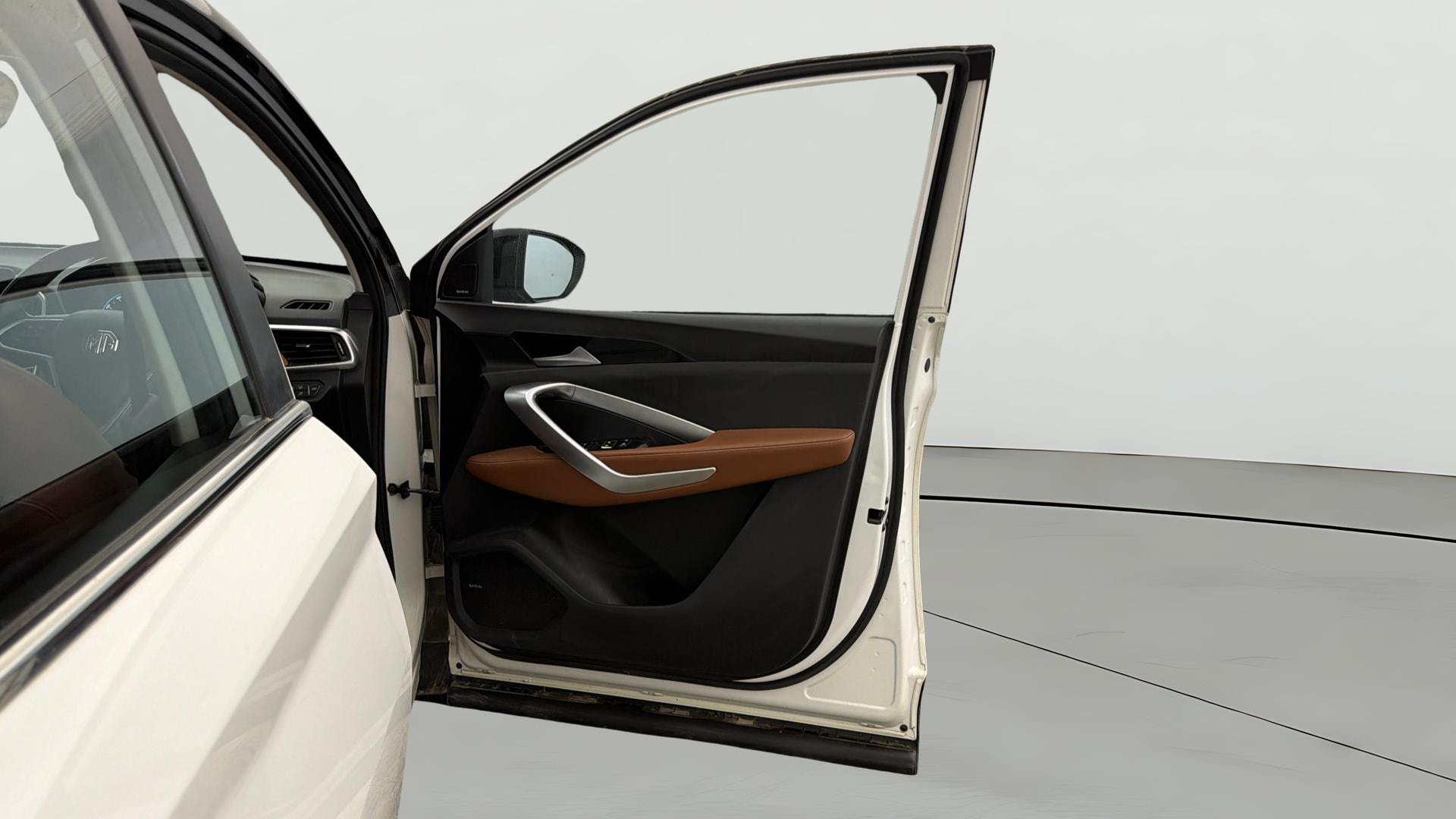 View 2022 MG Hector Plus Sharp CVT Petrol Image 48 Used 2022 MG Hector Plus Sharp CVT Petrol Image 48