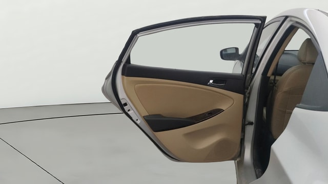 View Hyundai Fluidic Verna Image 22 Used Hyundai Fluidic Verna Image 22