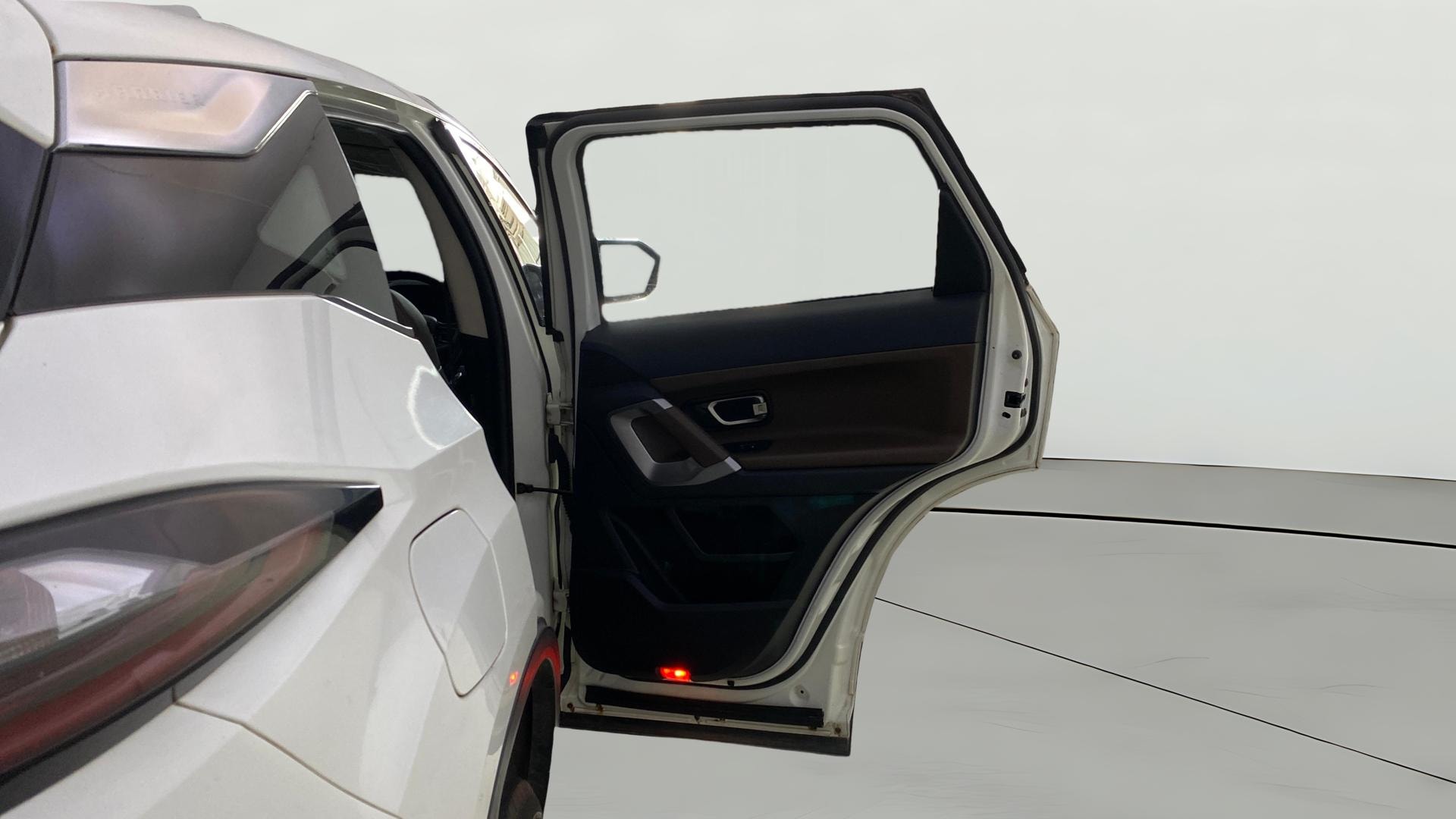 View 2019 Tata Harrier XE Image 7 Used 2019 Tata Harrier XE Image 7