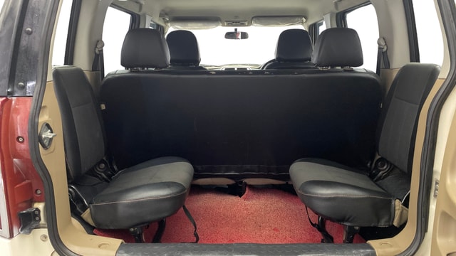 View Mahindra TUV300 Image 13 Used Mahindra TUV300 Image 13