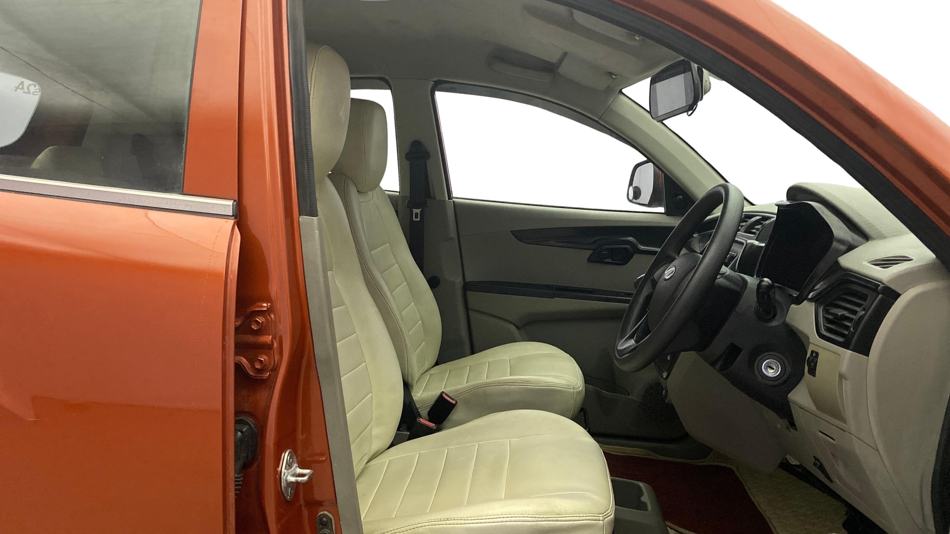 View 2016 Mahindra KUV100 K4 Plus Petrol 5 Seater BS IV Image 26 Used 2016 Mahindra KUV100 K4 Plus Petrol 5 Seater BS IV Image 26