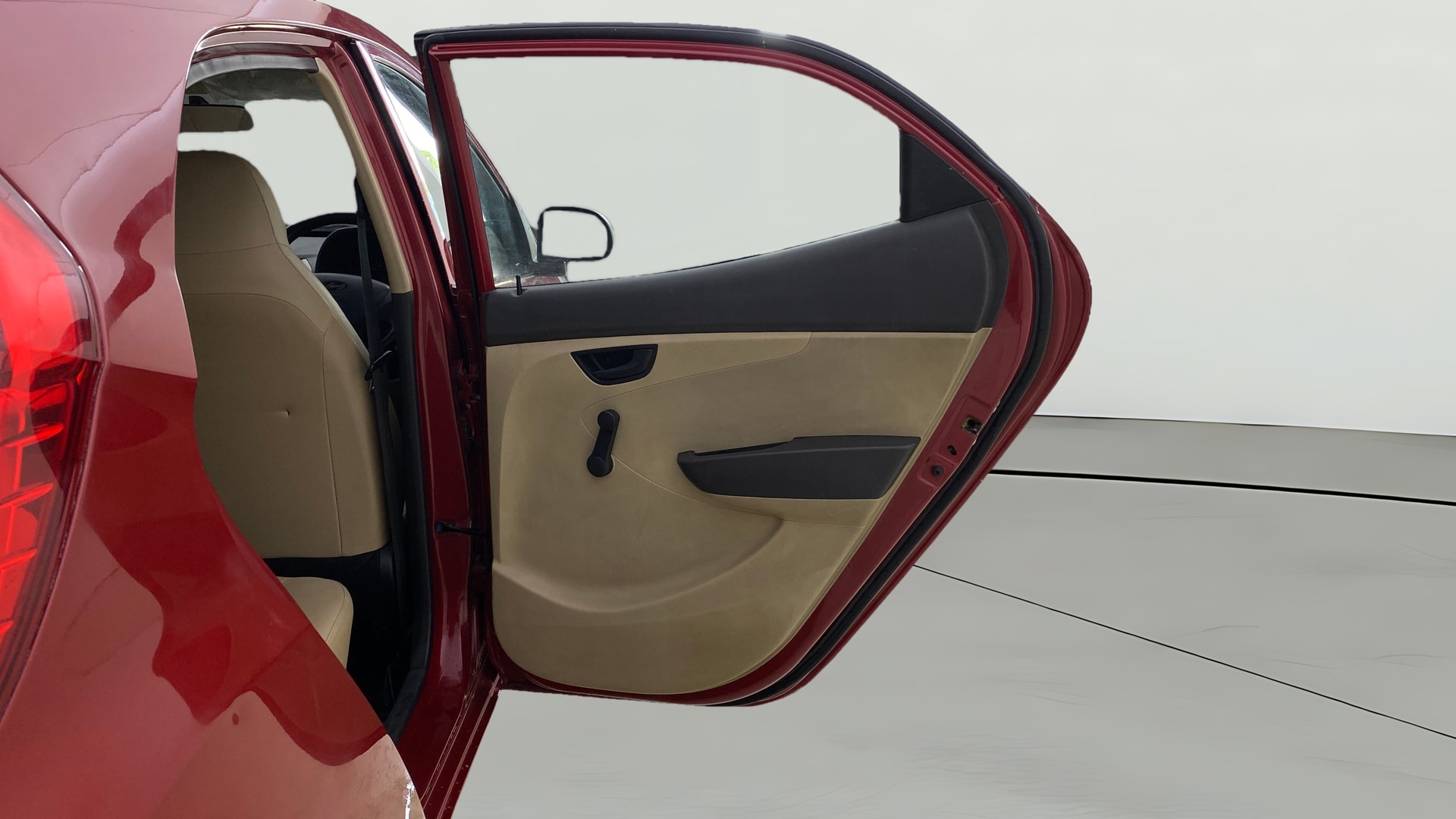 View 2017 Hyundai EON Era Plus Image 7 Used 2017 Hyundai EON Era Plus Image 7