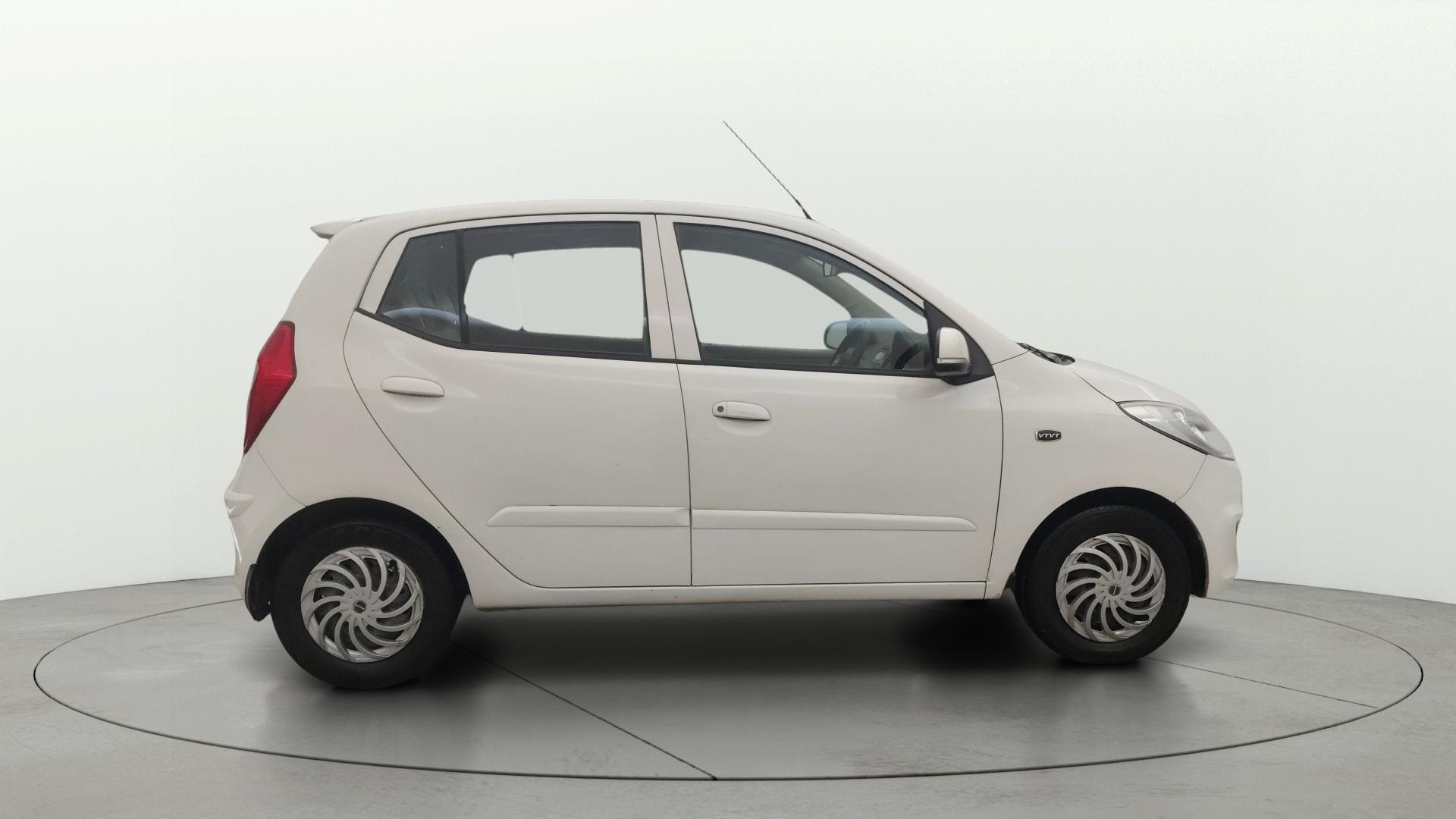 View 2013 Hyundai i10 1.2 Sportz MT Image 8 Used 2013 Hyundai i10 1.2 Sportz MT Image 8