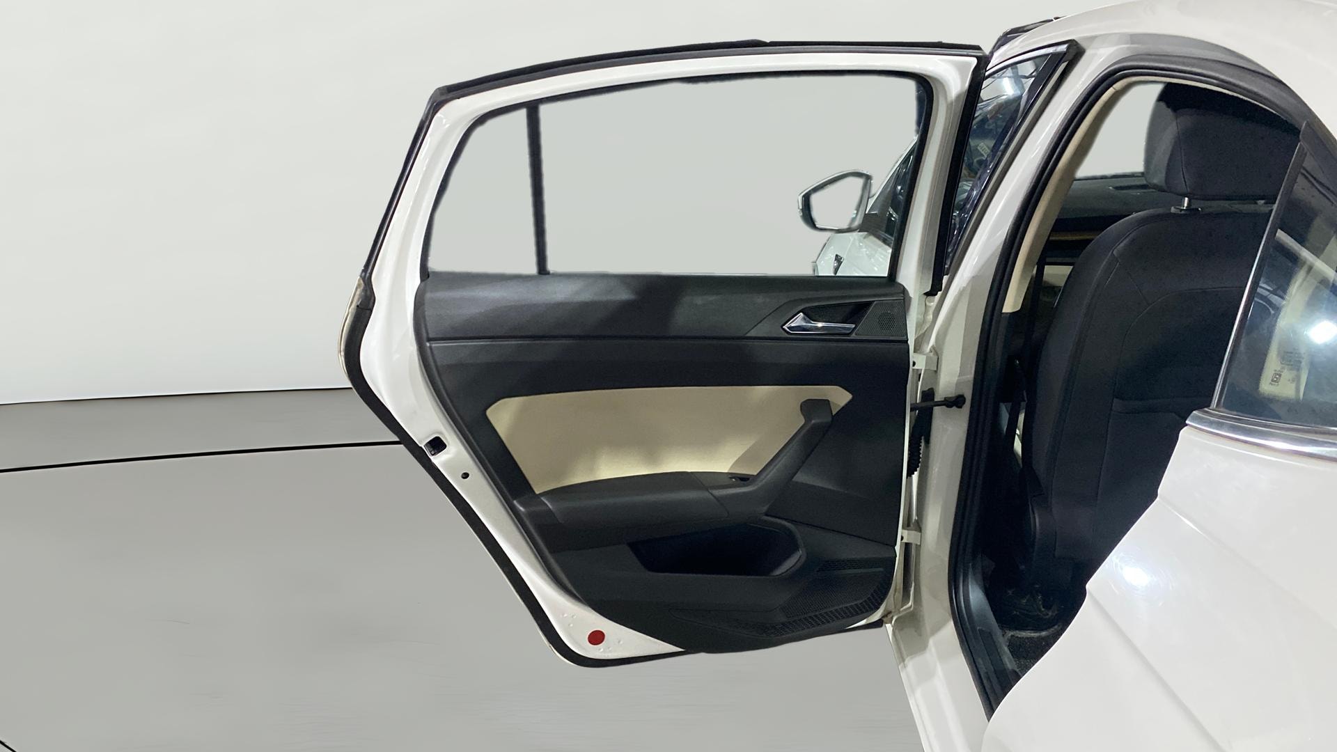 View 2023 Skoda Slavia Style 1.0 TSI AT Image 22 Used 2023 Skoda Slavia Style 1.0 TSI AT Image 22