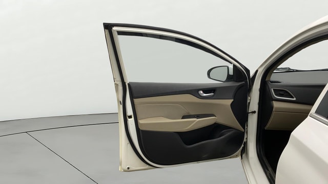 View Hyundai Verna Image 32 Used Hyundai Verna Image 32