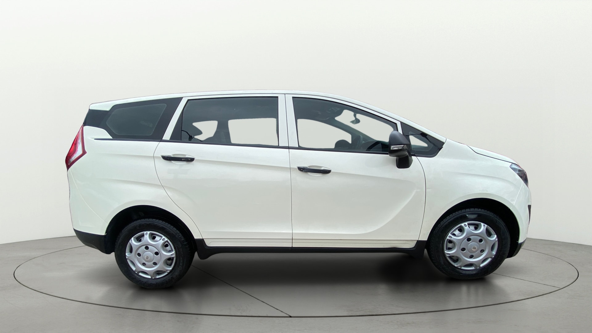 View 2019 Mahindra Marazzo M2 8-Seater Image 8 Used 2019 Mahindra Marazzo M2 8-Seater Image 8