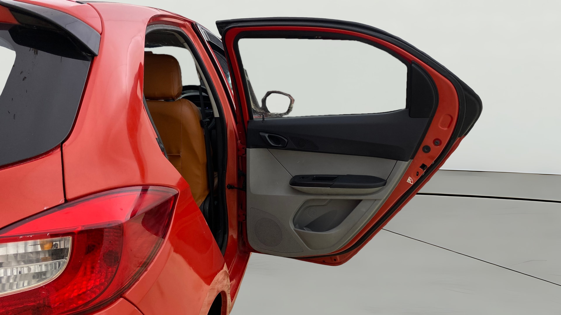 View 2020 Tata Tiago Revotorq XB Image 7 Used 2020 Tata Tiago Revotorq XB Image 7