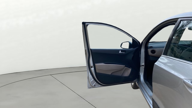 View Hyundai Xcent Image 31 Used Hyundai Xcent Image 31