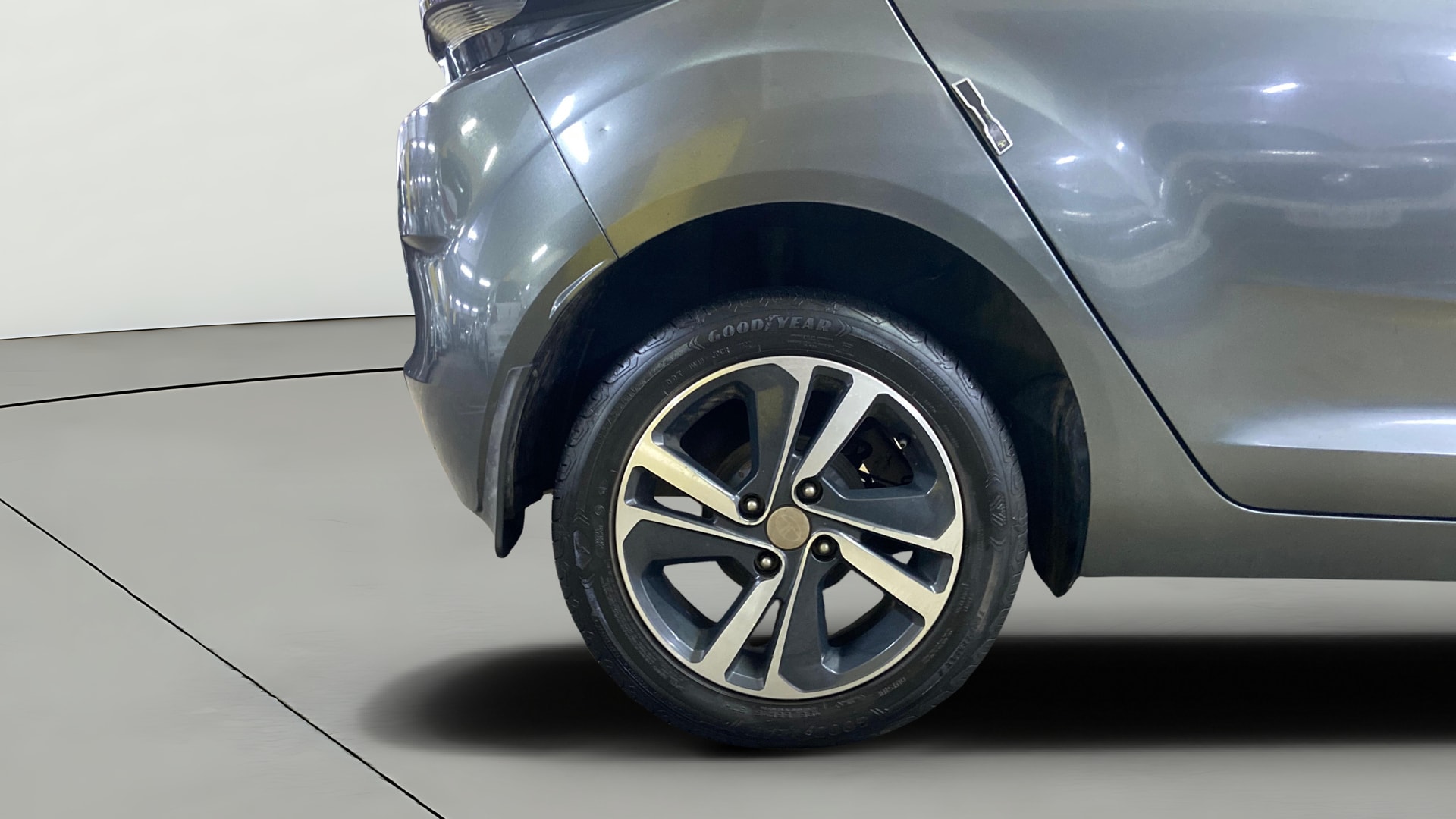 View 2022 Tata Altroz XZ Petrol Image 34 Used 2022 Tata Altroz XZ Petrol Image 34