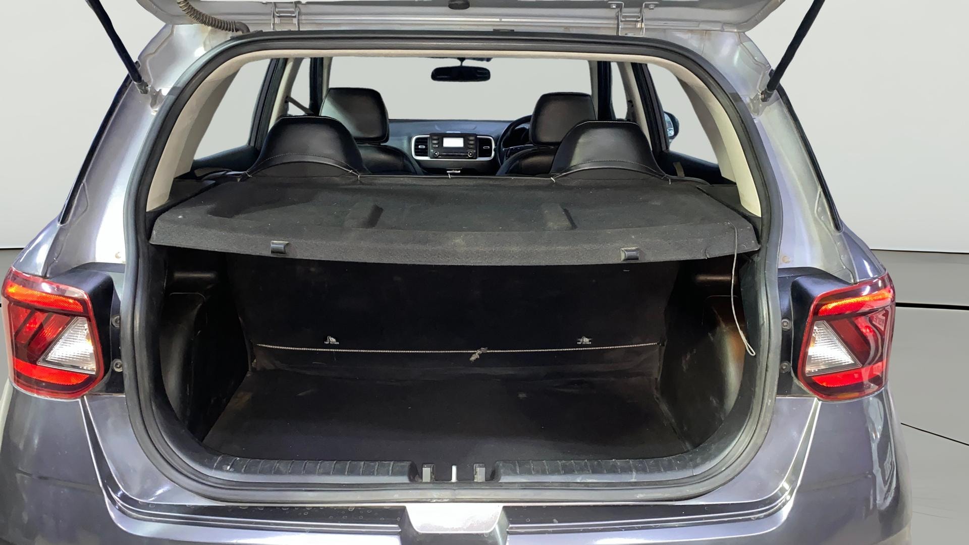 View 2019 Hyundai Venue E 1.2 Petrol BS IV Image 36 Used 2019 Hyundai Venue E 1.2 Petrol BS IV Image 36