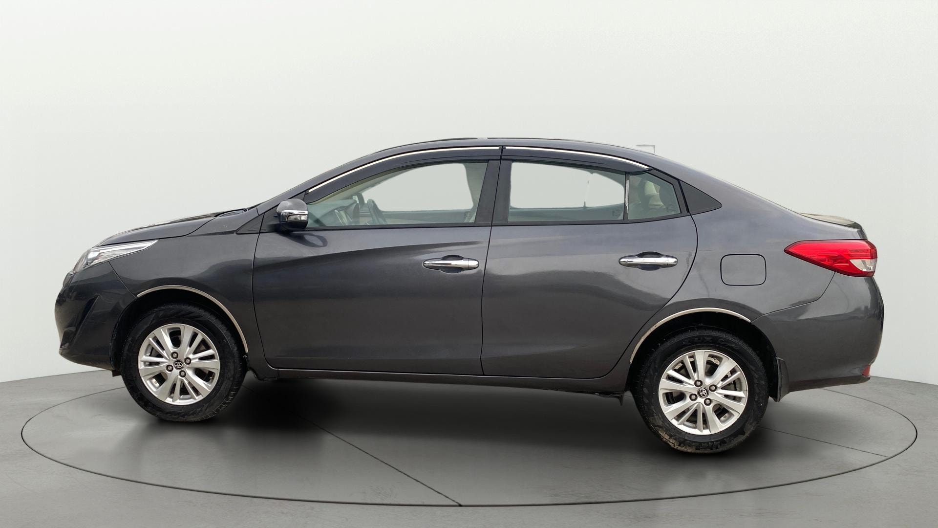 View 2018 Toyota Yaris VX CVT Image 6 Used 2018 Toyota Yaris VX CVT Image 6
