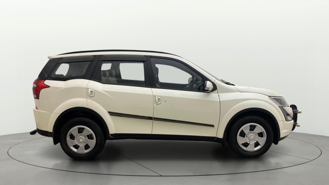 View Mahindra XUV500 Image 9 Used Mahindra XUV500 Image 9