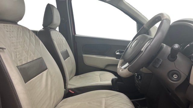 View Renault Lodgy Image 19 Used Renault Lodgy Image 19