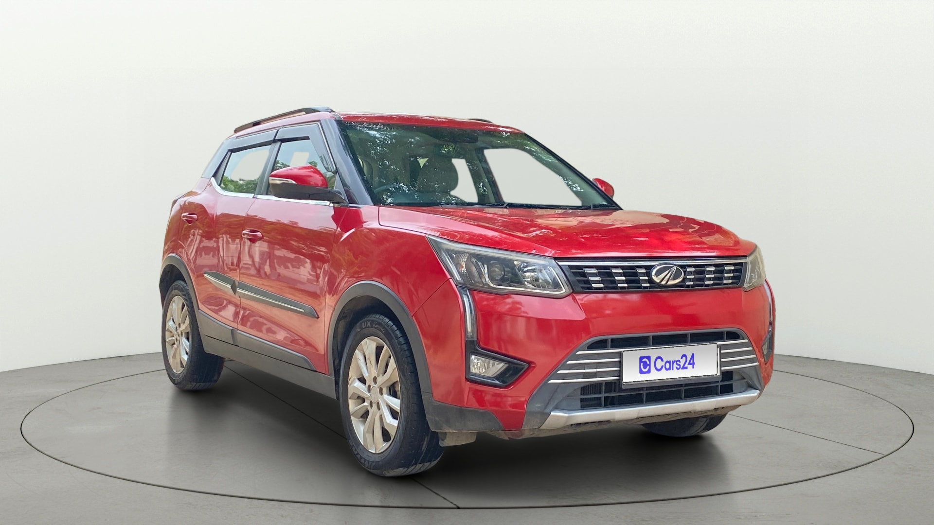 View 2019 Mahindra XUV300 W4 Petrol BS IV Image 14 Used 2019 Mahindra XUV300 W4 Petrol BS IV Image 14