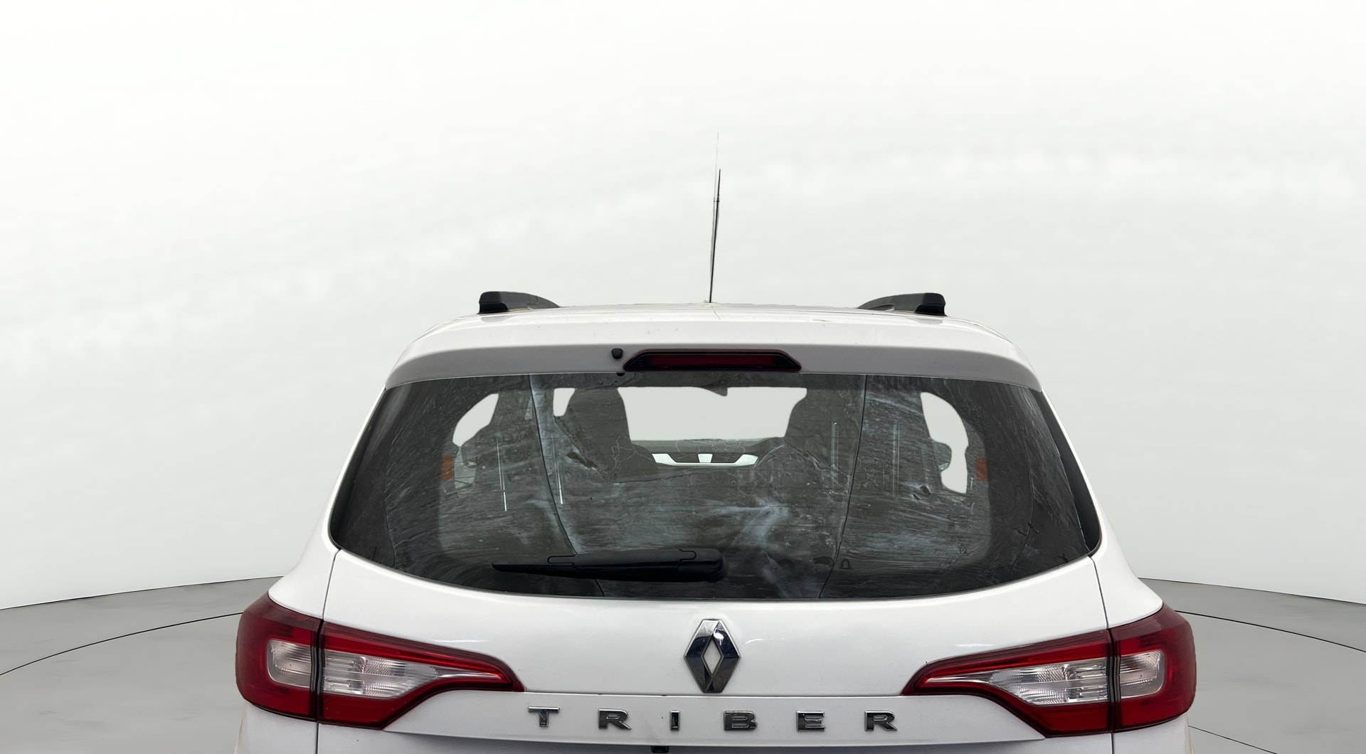 View 2019 Renault Triber RXZ Image 3 Used 2019 Renault Triber RXZ Image 3