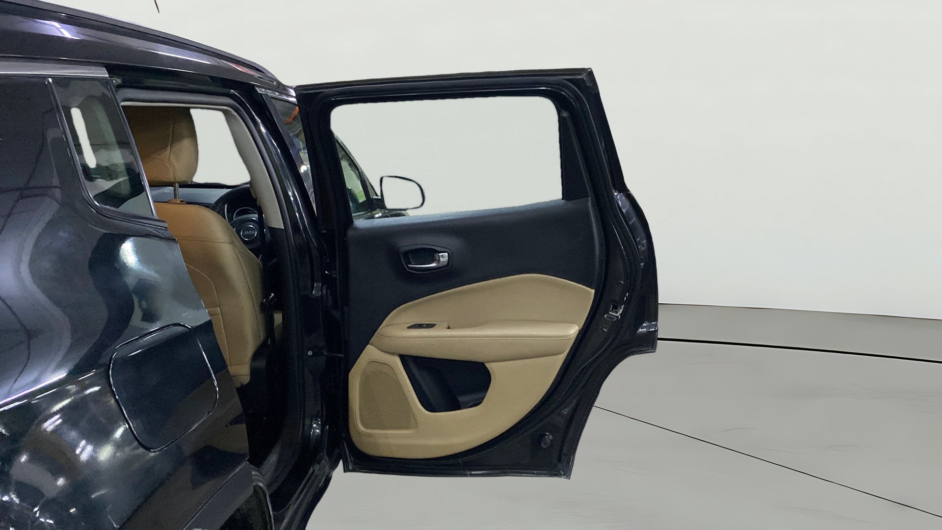 View 2020 Jeep Compass Longitude (O) 2.0 Diesel MT Image 8 Used 2020 Jeep Compass Longitude (O) 2.0 Diesel MT Image 8