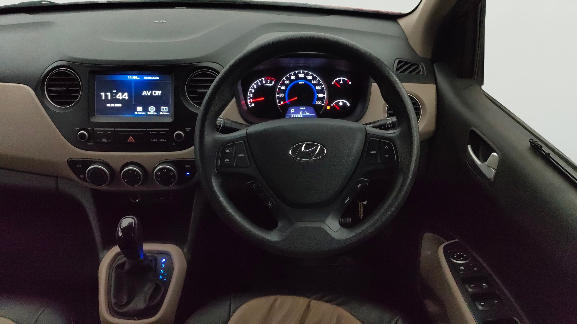 View 2017 Hyundai Grand i10 1.2 Sportz Petrol AT Image 20 Used 2017 Hyundai Grand i10 1.2 Sportz Petrol AT Image 20