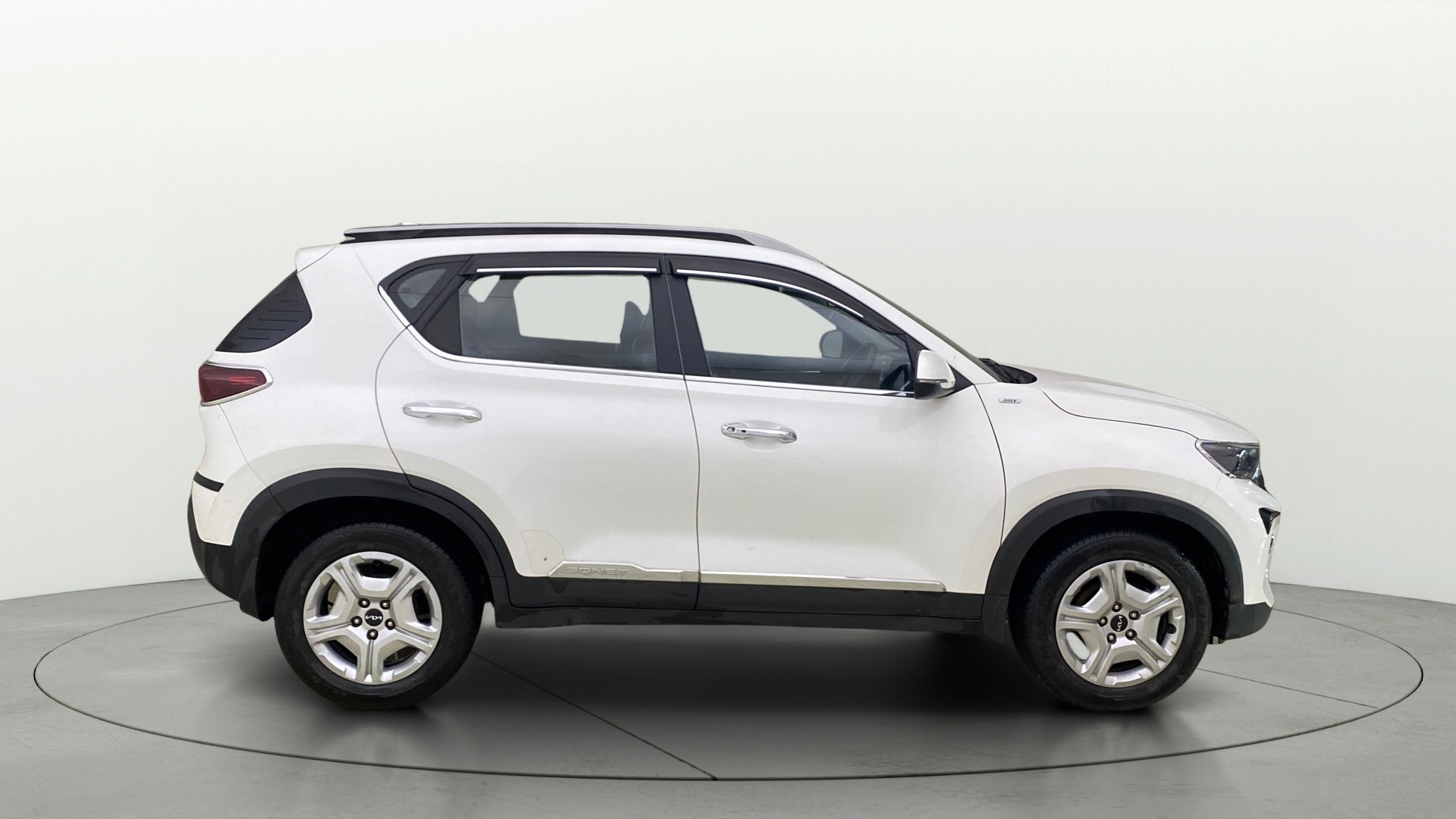 View 2023 Kia Sonet HTK Plus iMT Petrol Image 26 Used 2023 Kia Sonet HTK Plus iMT Petrol Image 26