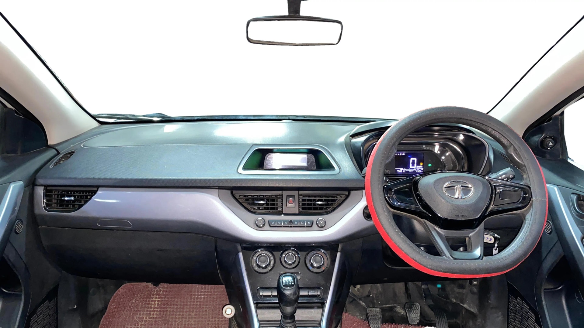 View 2020 Tata Nexon Revotorq XM Image 15 Used 2020 Tata Nexon Revotorq XM Image 15