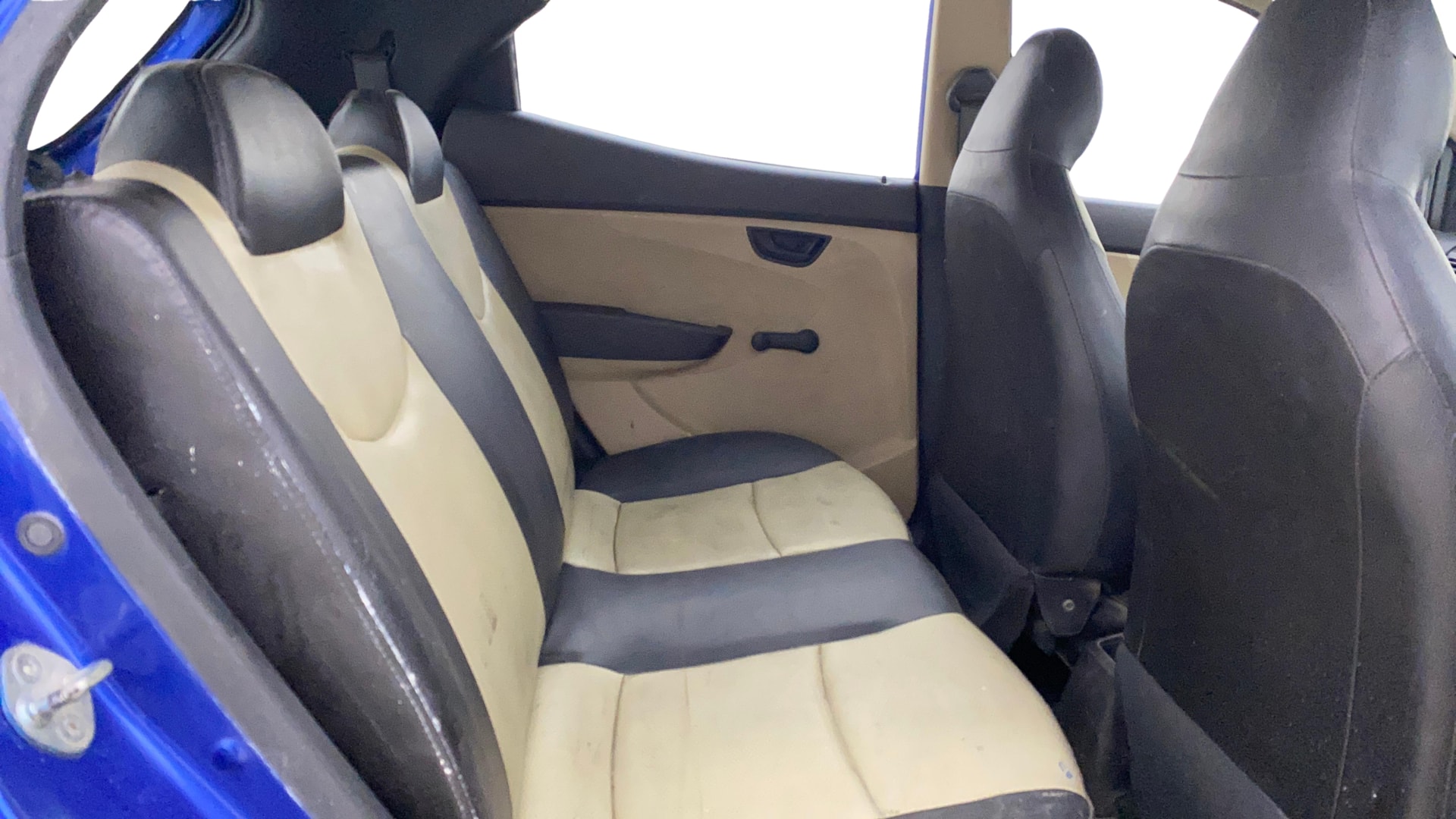 View 2015 Hyundai EON D-Lite Plus Image 28 Used 2015 Hyundai EON D-Lite Plus Image 28