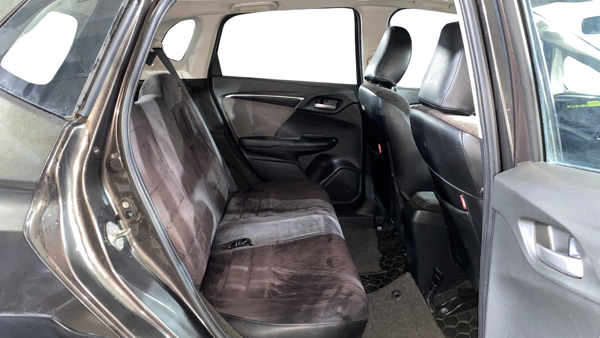 View 2018 Honda WR-V S MT Diesel Edge Edition Image 30 Used 2018 Honda WR-V S MT Diesel Edge Edition Image 30