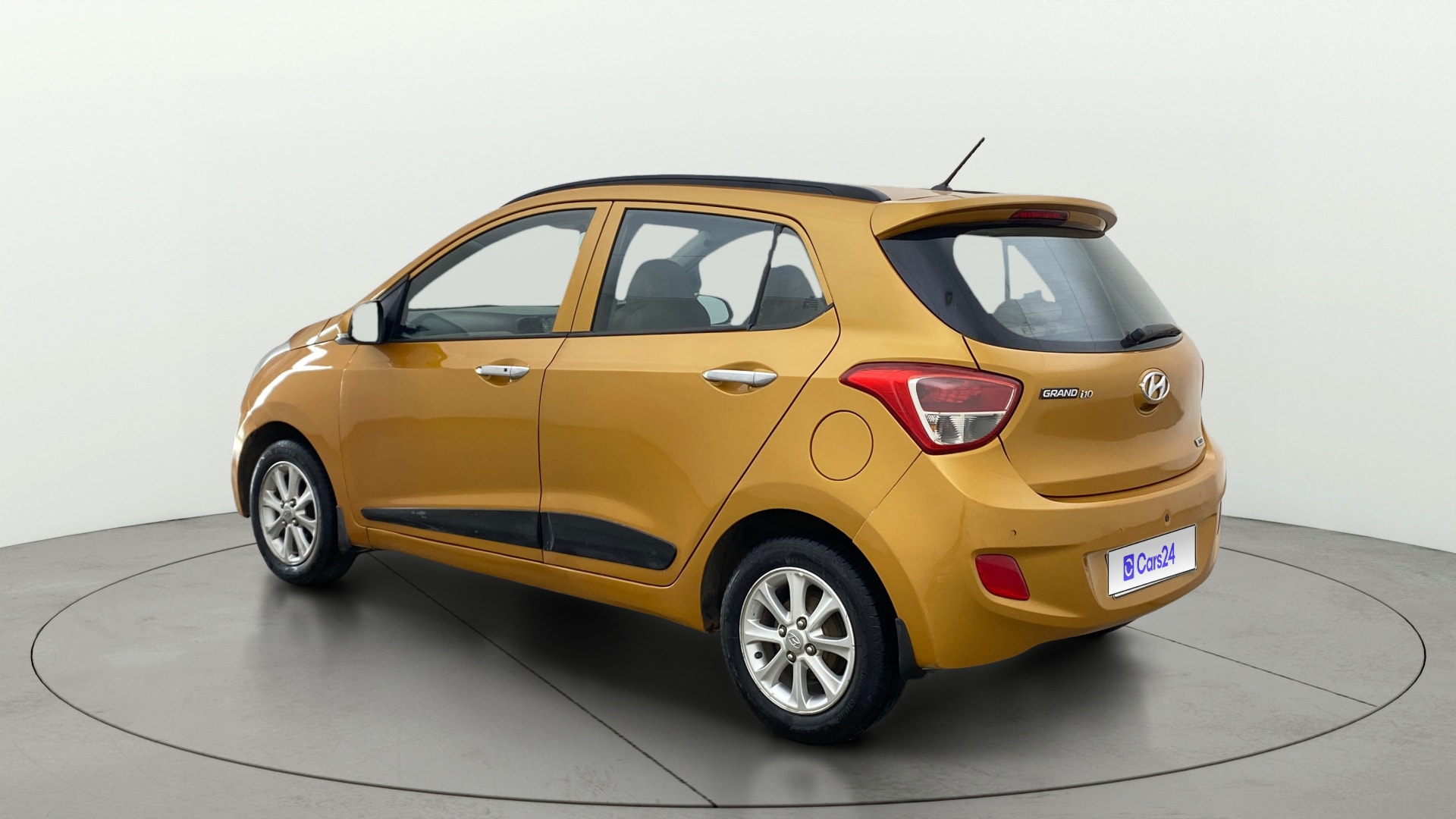 View 2016 Hyundai Grand i10 Asta AT 1.2 Kappa VTVT Image 2 Used 2016 Hyundai Grand i10 Asta AT 1.2 Kappa VTVT Image 2