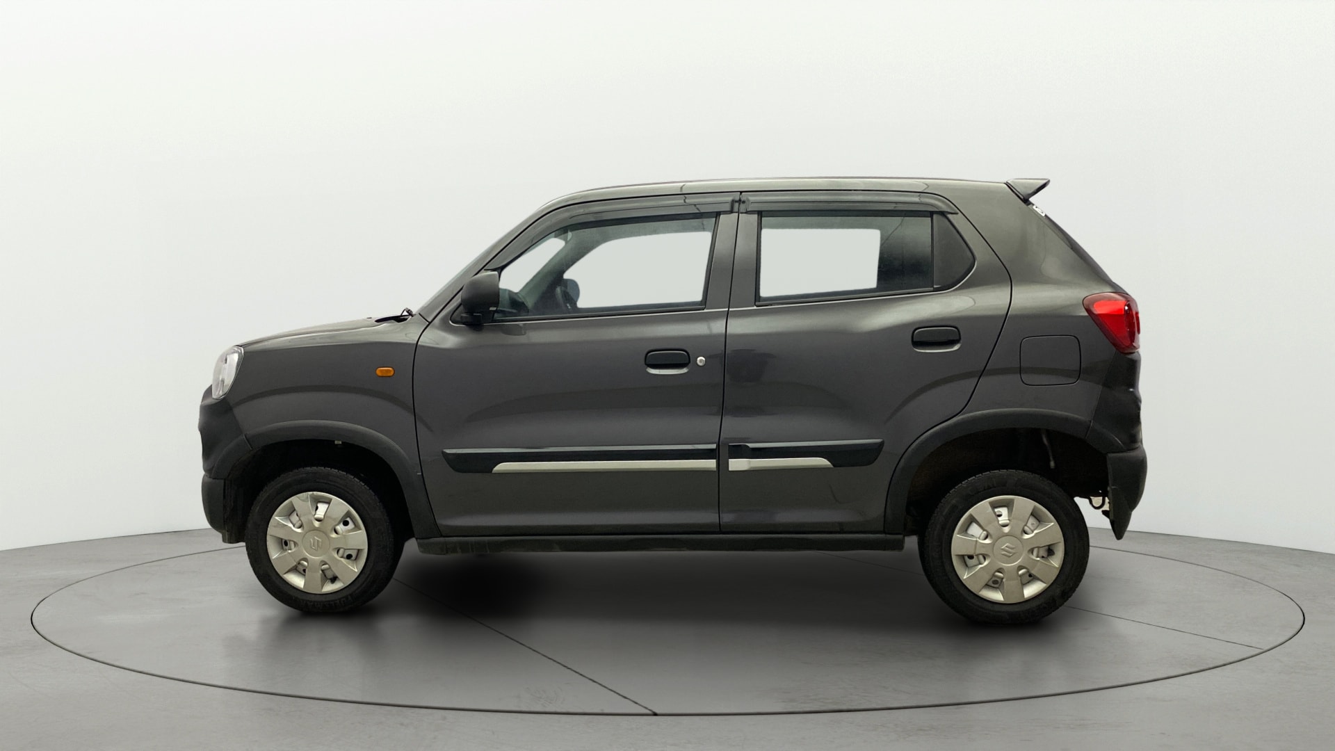 View 2026 Maruti Suzuki 1000 Base Variant Image 5 Used 2026 Maruti Suzuki 1000 Base Variant Image 5