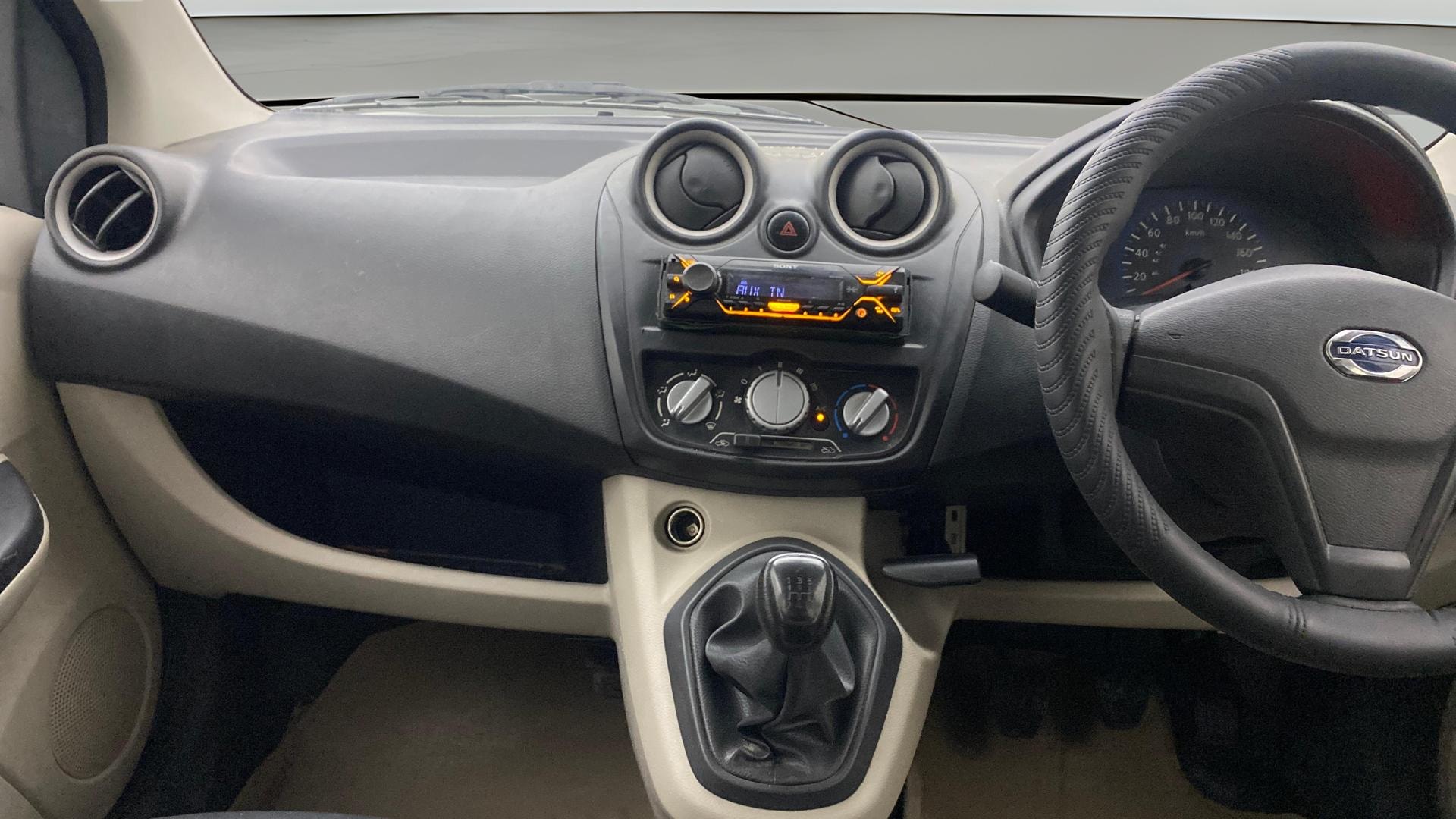 View 2017 Datsun Go T Image 17 Used 2017 Datsun Go T Image 17