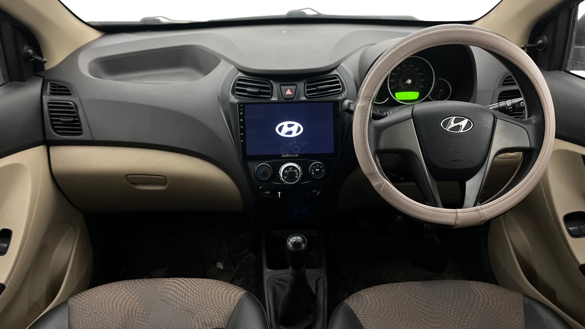 View 2015 Hyundai EON Sportz Image 15 Used 2015 Hyundai EON Sportz Image 15