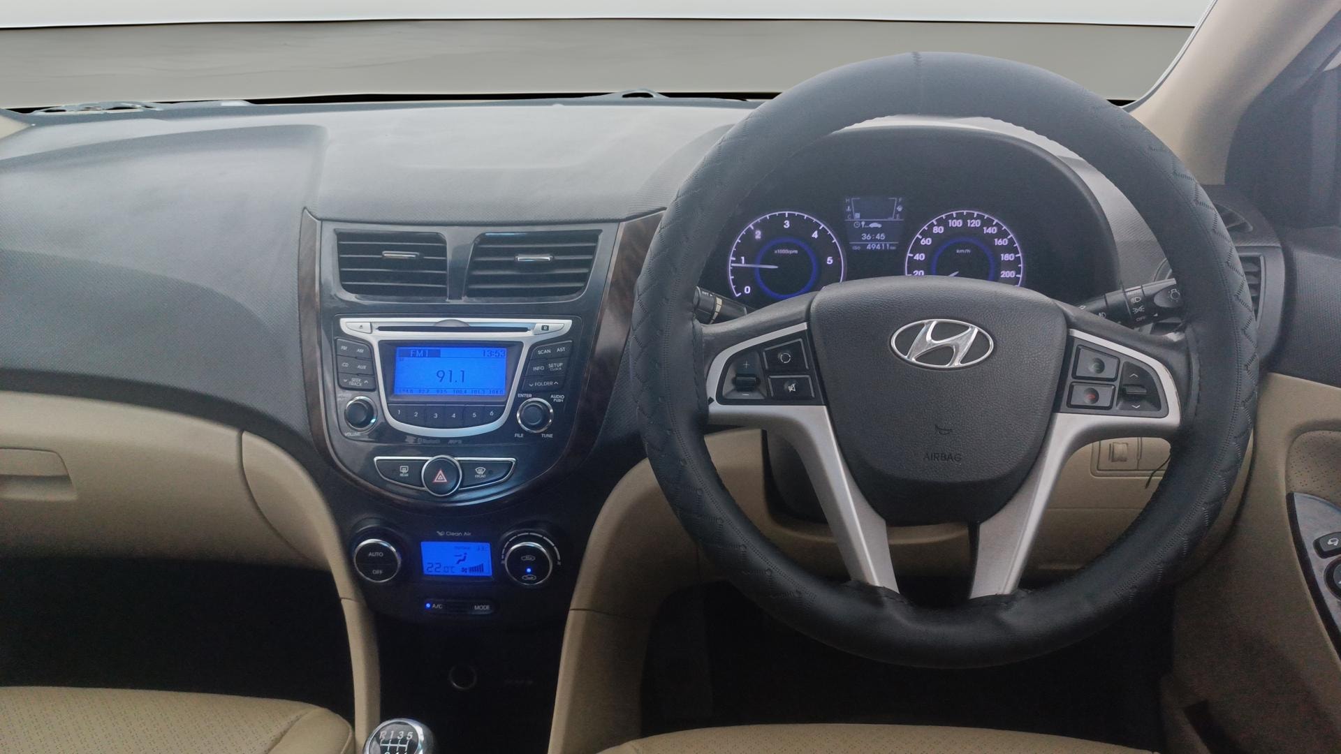 View 2014 Hyundai Fluidic Verna 1.6 VTVT SX Image 13 Used 2014 Hyundai Fluidic Verna 1.6 VTVT SX Image 13