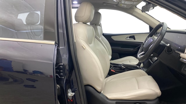 View Mahindra XUV700 Image 19 Used Mahindra XUV700 Image 19