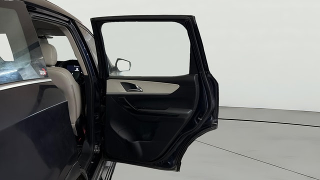 View Mahindra XUV700 Image 7 Used Mahindra XUV700 Image 7