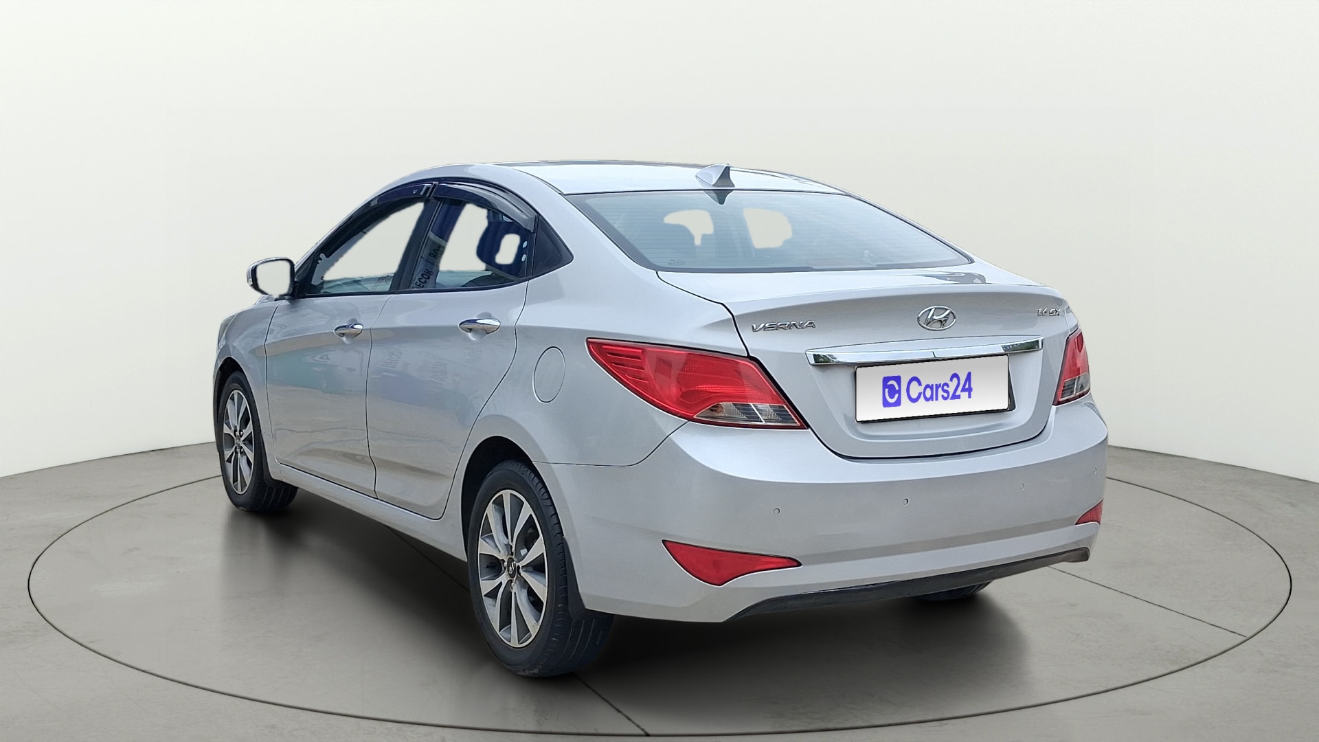View 2016 Hyundai Verna 1.6 CRDi SX AT Image 2 Used 2016 Hyundai Verna 1.6 CRDi SX AT Image 2