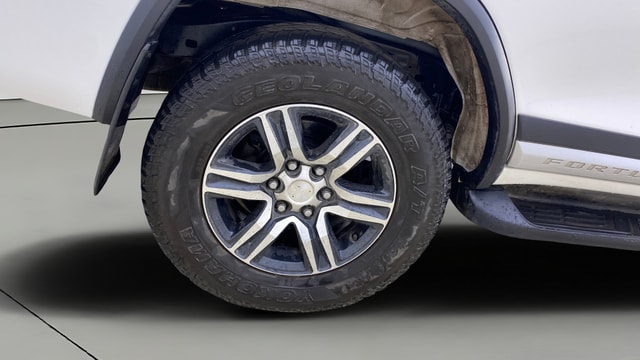 View Toyota Fortuner Image 35 Used Toyota Fortuner Image 35