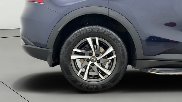 View Mahindra XUV700 Image 23 Used Mahindra XUV700 Image 23