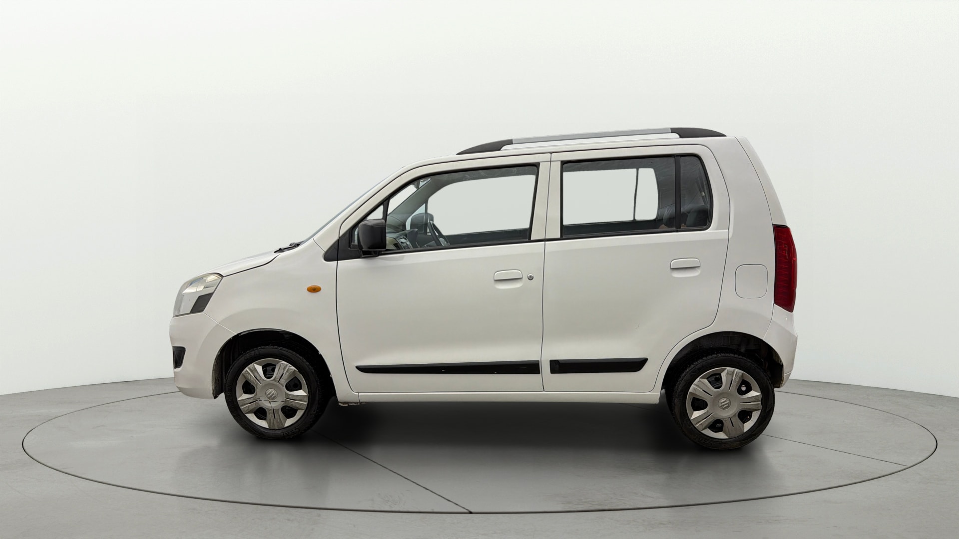 View 2018 Maruti Suzuki 1000 Base Variant Image 5 Used 2018 Maruti Suzuki 1000 Base Variant Image 5