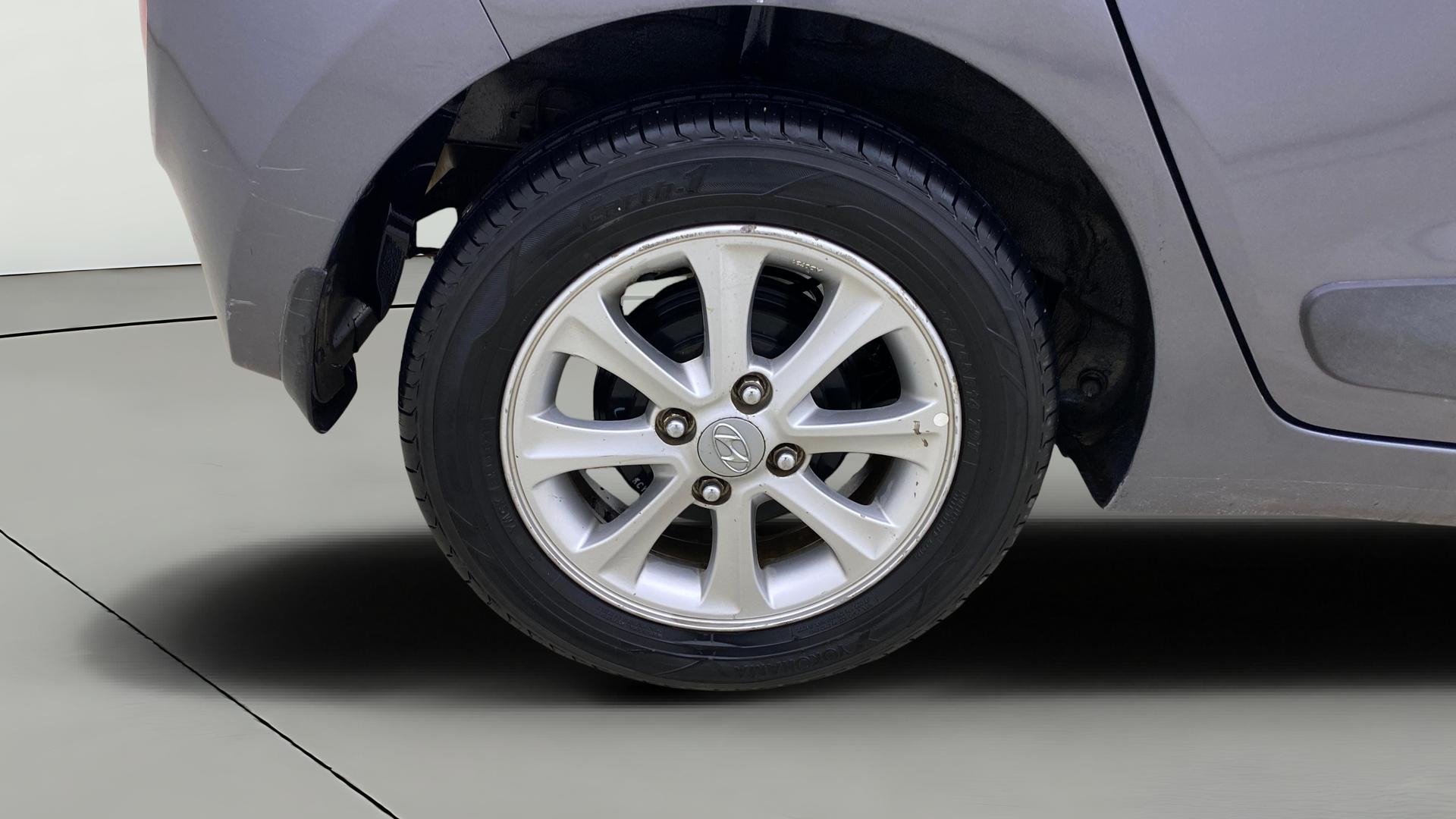 View 2015 Hyundai Grand i10 Asta AT 1.2 Kappa VTVT Image 23 Used 2015 Hyundai Grand i10 Asta AT 1.2 Kappa VTVT Image 23