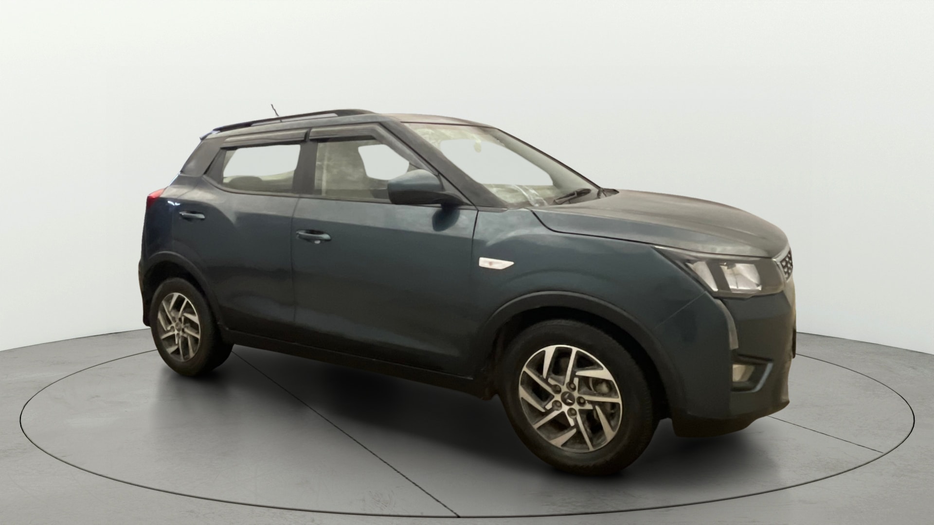 View 2024 Mahindra XUV300 W4 Petrol BS IV Image 36 Used 2024 Mahindra XUV300 W4 Petrol BS IV Image 36