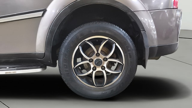 View Mahindra XUV500 Image 8 Used Mahindra XUV500 Image 8