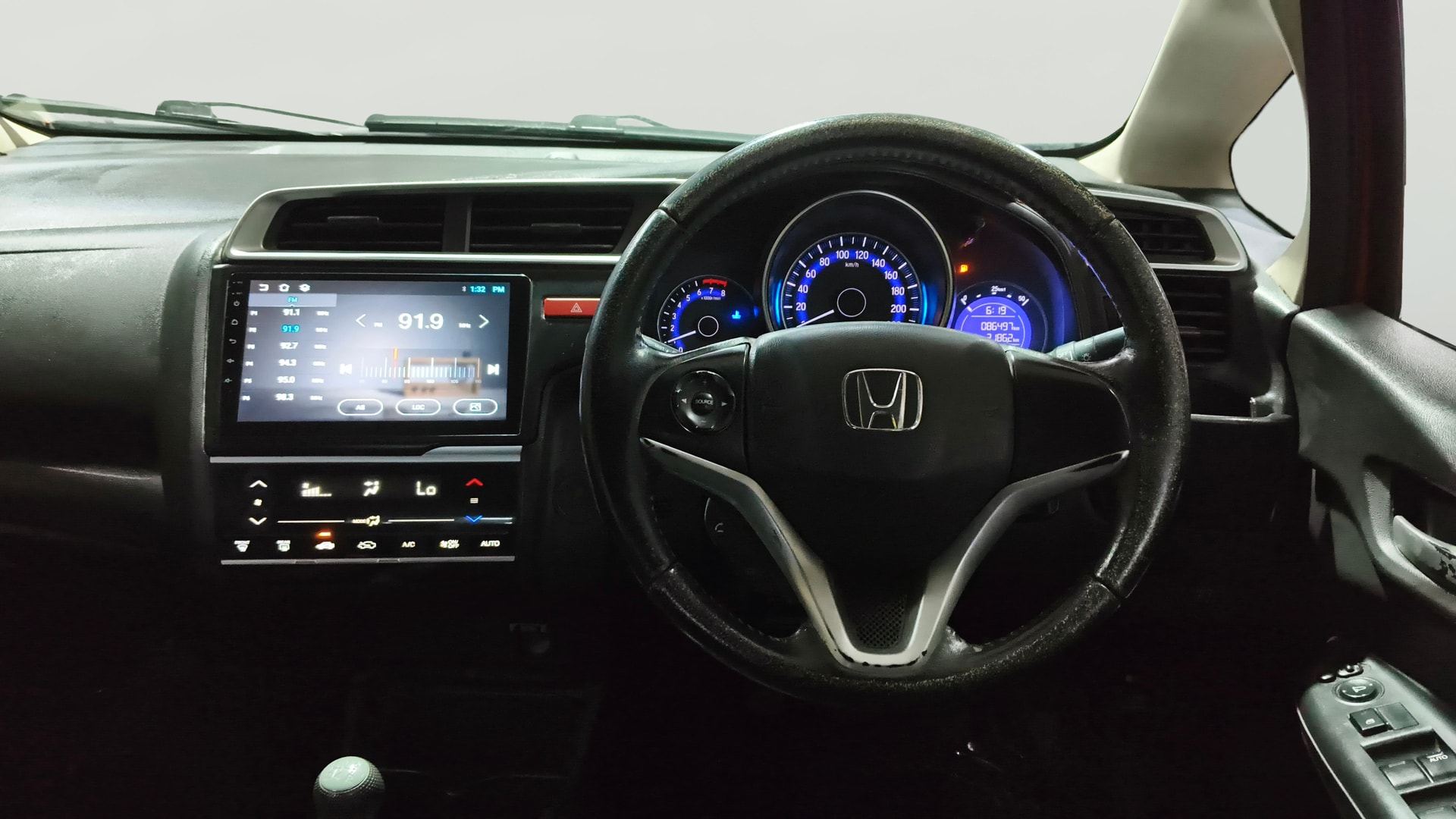 View 2015 Honda Jazz E MT Diesel Image 20 Used 2015 Honda Jazz E MT Diesel Image 20