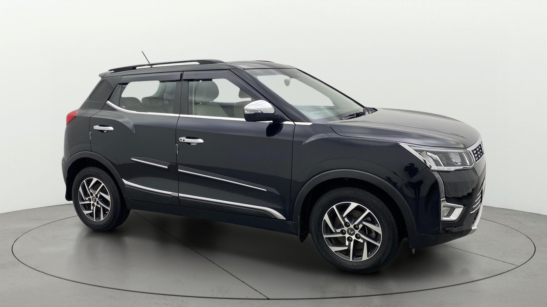 Used 2023 Mahindra XUV300 Used 2023 Mahindra XUV300
