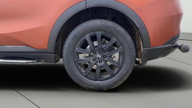 View Mahindra XUV700 Image 8 Used Mahindra XUV700 Image 8