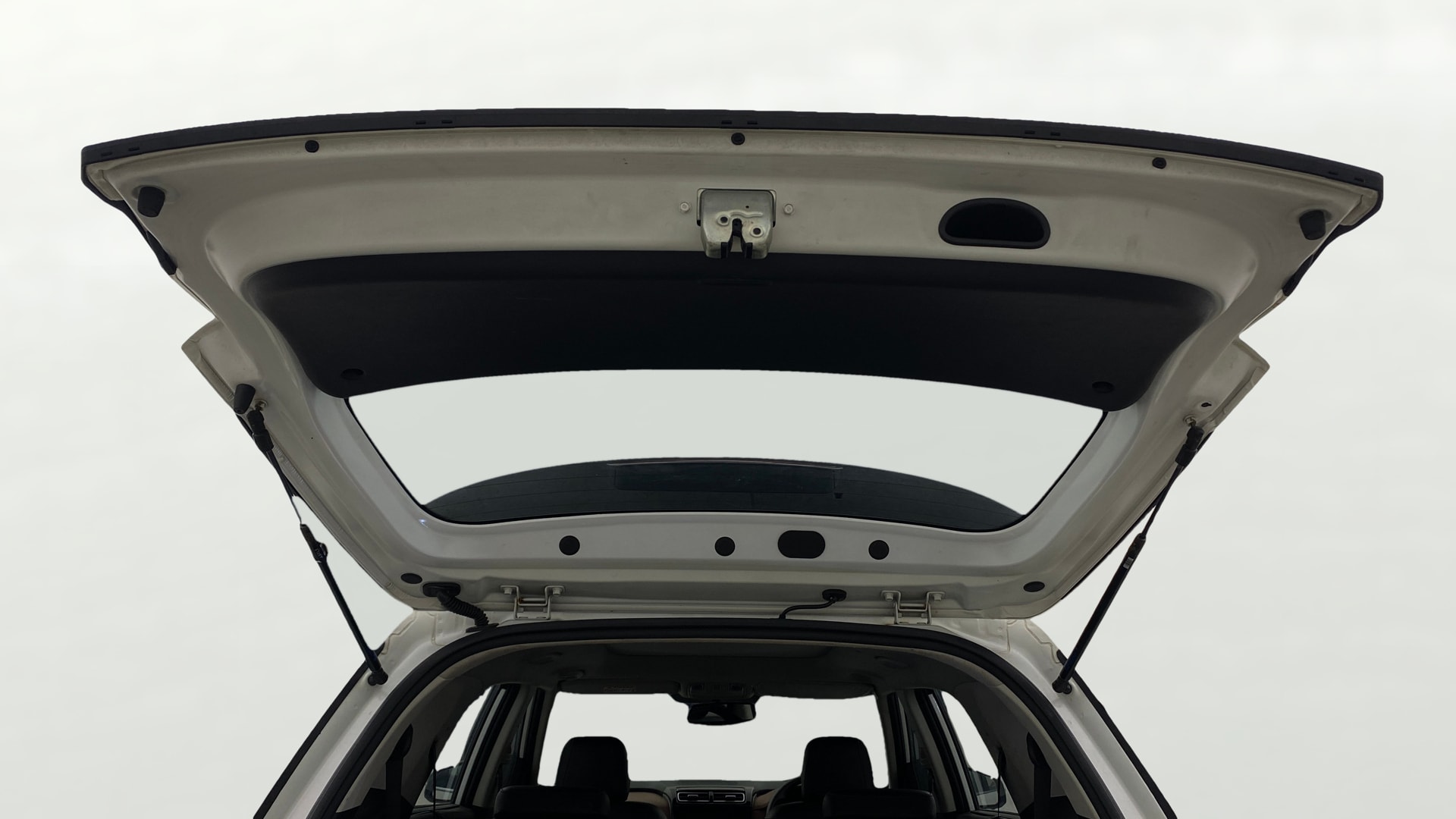 View 2022 Hyundai Alcazar Prestige 6 Seater MT Petrol Image 33 Used 2022 Hyundai Alcazar Prestige 6 Seater MT Petrol Image 33