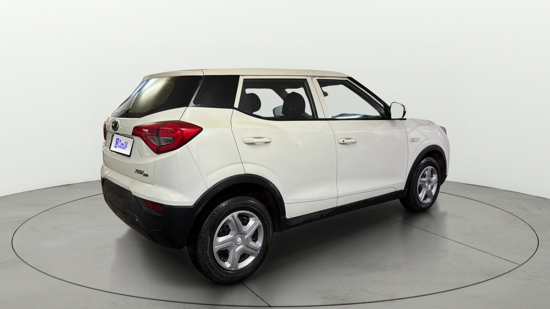 View 2022 Mahindra XUV300 W4 Petrol BS IV Image 42 Used 2022 Mahindra XUV300 W4 Petrol BS IV Image 42