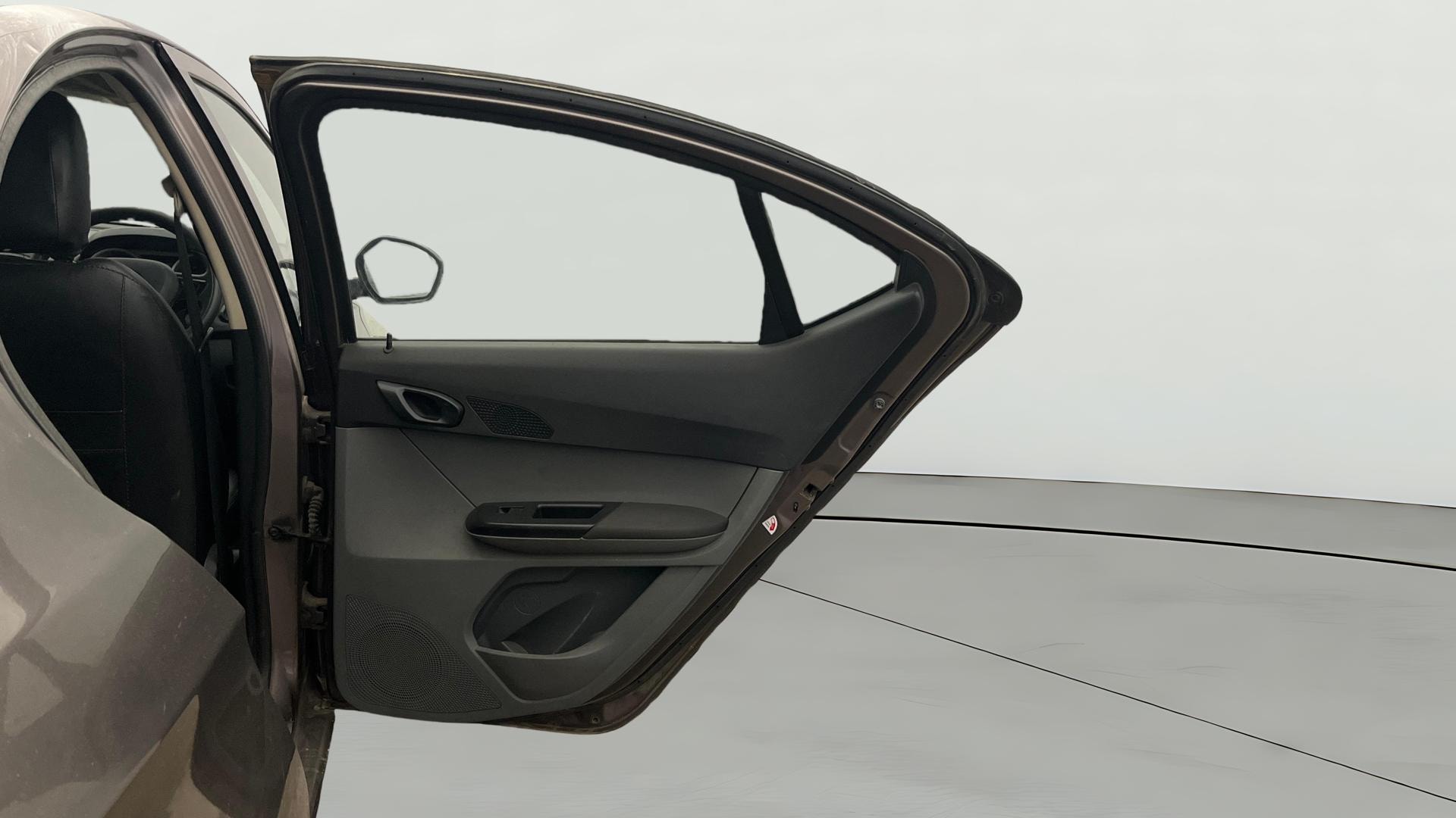 View 2018 Tata Tigor XT Petrol Image 5 Used 2018 Tata Tigor XT Petrol Image 5