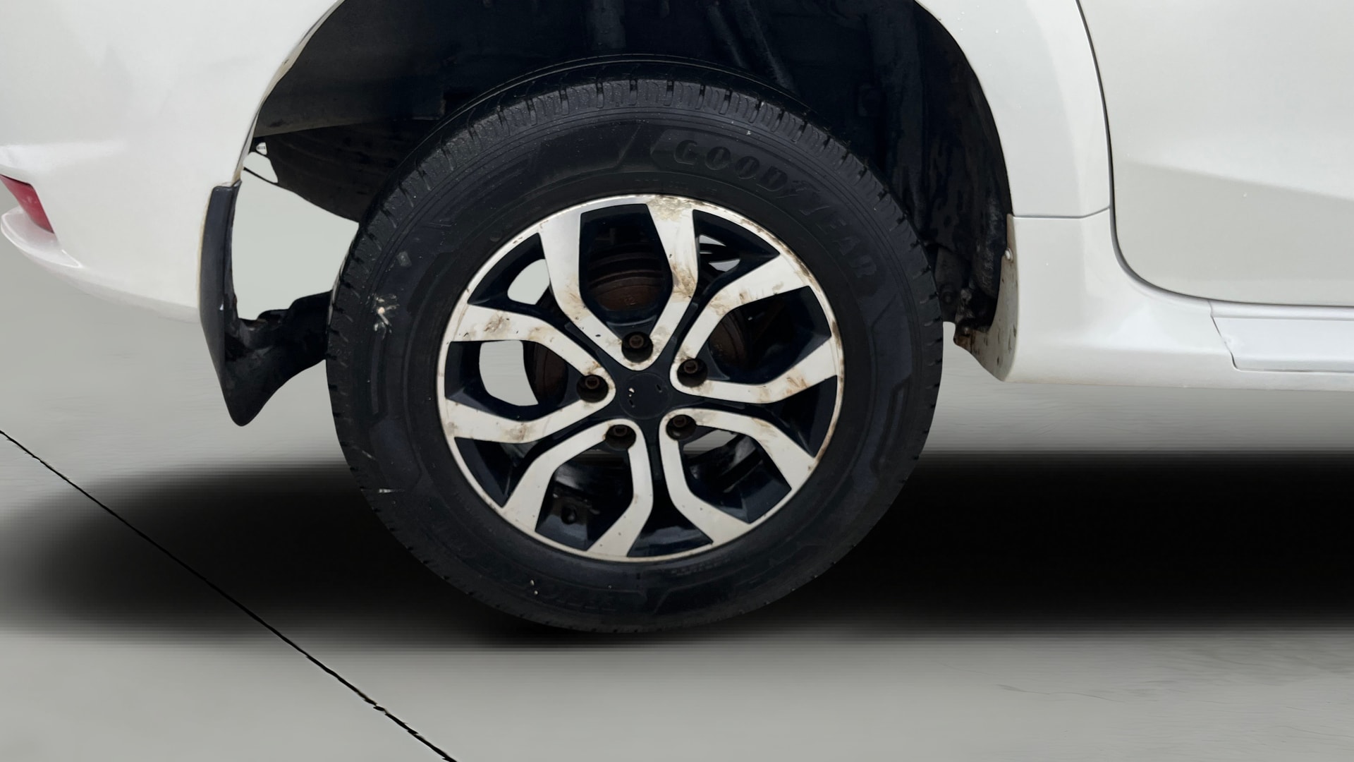 View 2015 Nissan Terrano XL D (O) Image 24 Used 2015 Nissan Terrano XL D (O) Image 24