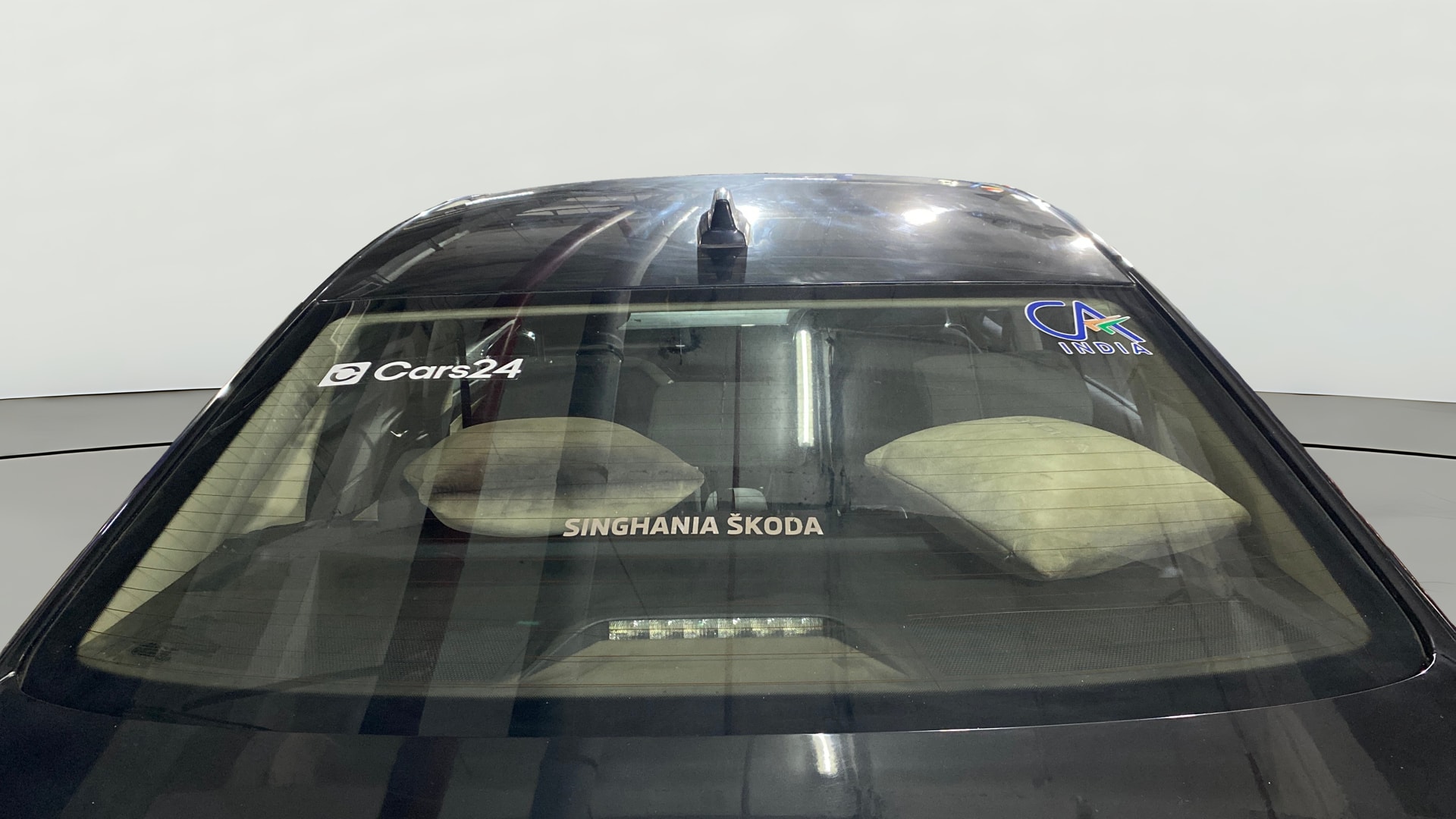 View 2022 Skoda Slavia Ambition 1.0 TSI MT Image 4 Used 2022 Skoda Slavia Ambition 1.0 TSI MT Image 4